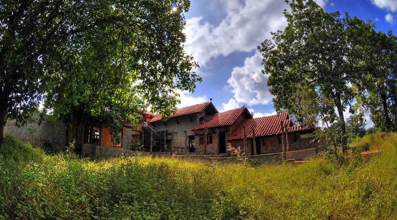 Kanha Earth Lodge Mandla Luaran gambar