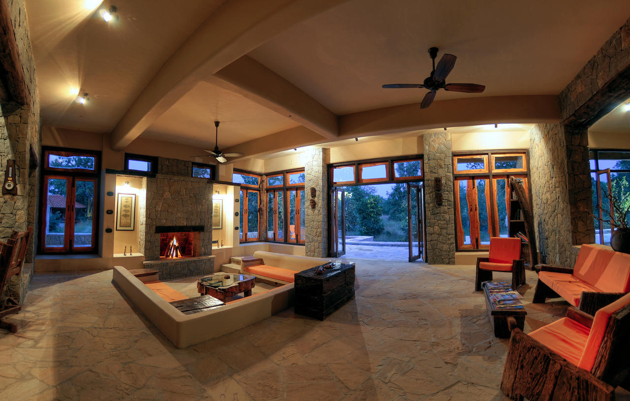 Kanha Earth Lodge Mandla Luaran gambar