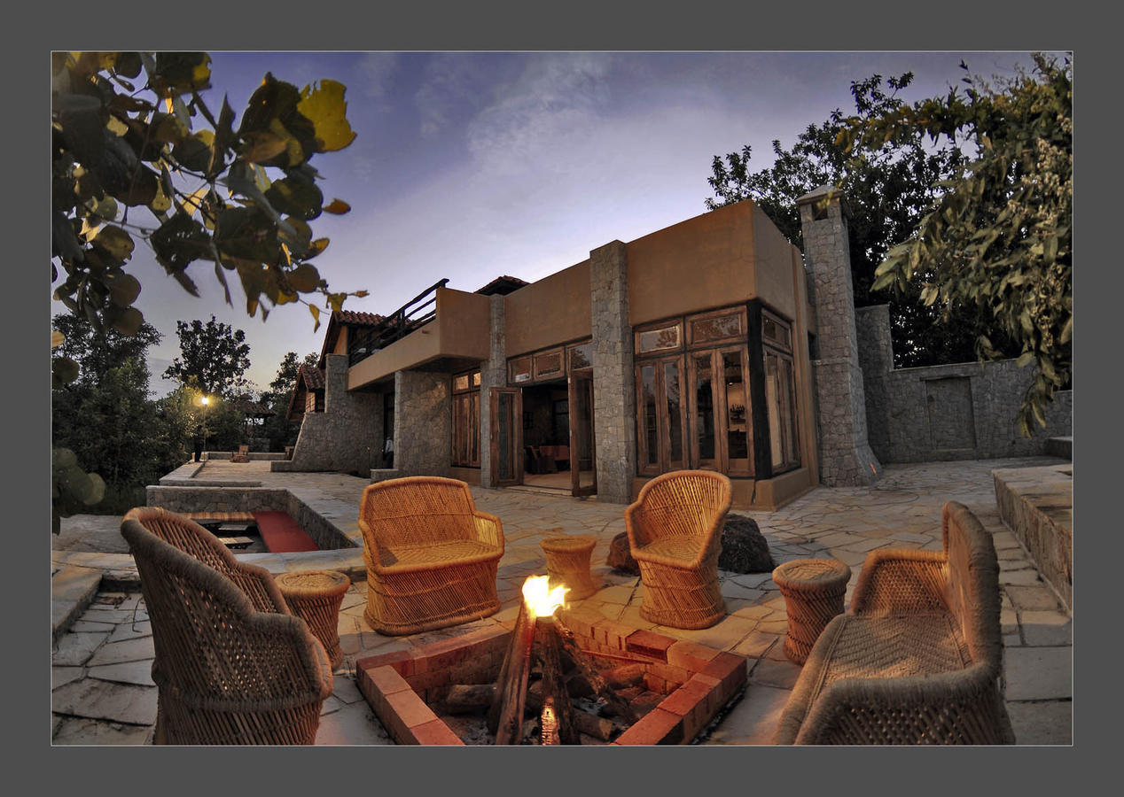 Kanha Earth Lodge Mandla Luaran gambar