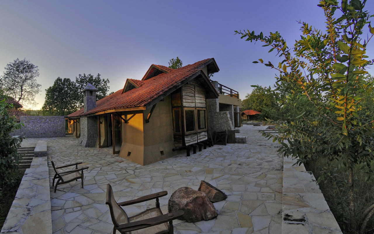 Kanha Earth Lodge Mandla Luaran gambar