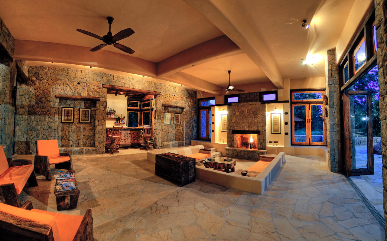 Kanha Earth Lodge Mandla Luaran gambar