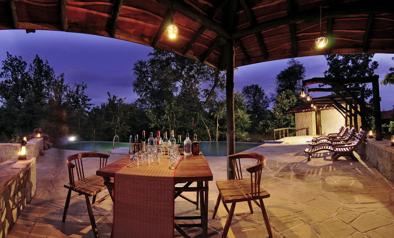 Kanha Earth Lodge Mandla Luaran gambar