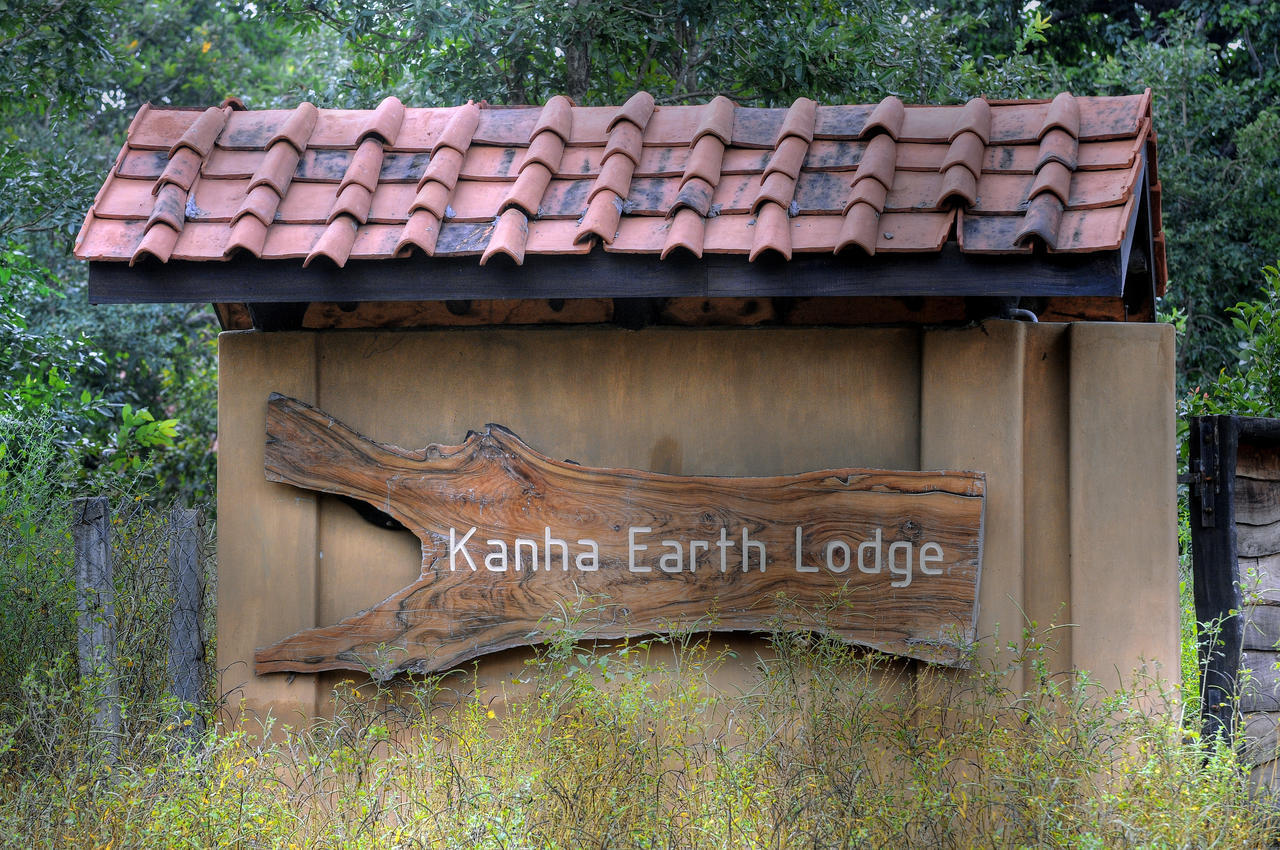 Kanha Earth Lodge Mandla Luaran gambar